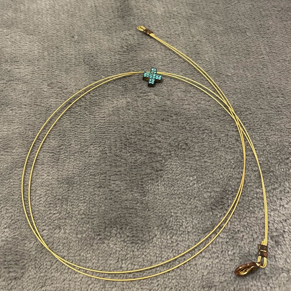 Small cross necklace